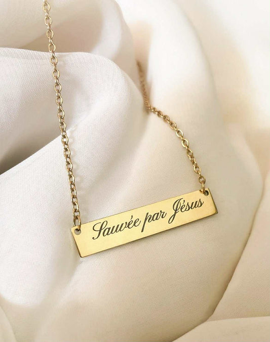 Collier "Sauvée par Jésus"
