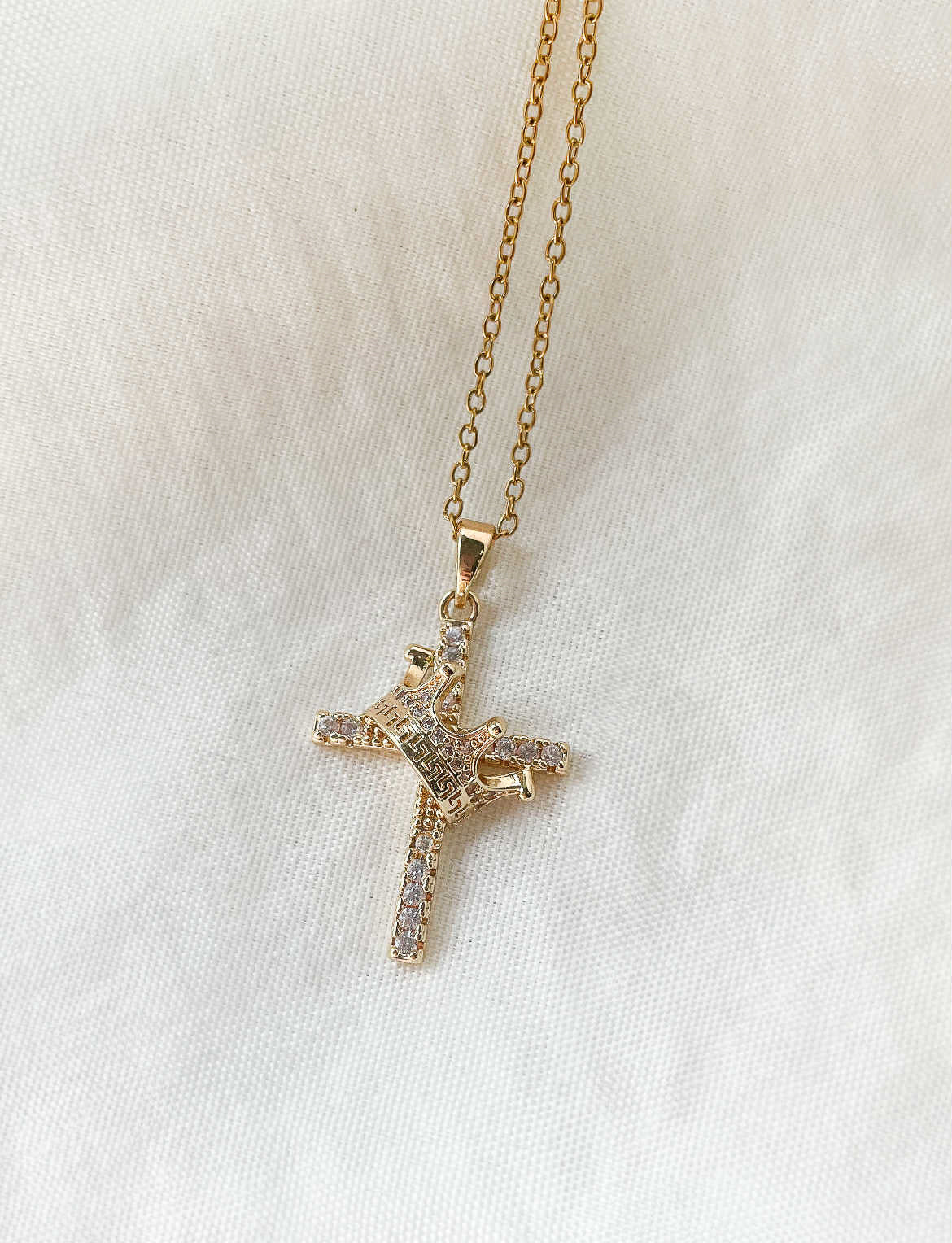 Collier croix et couronne